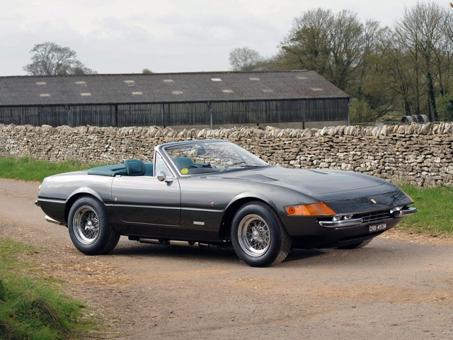 Ferrari 365 photo 28