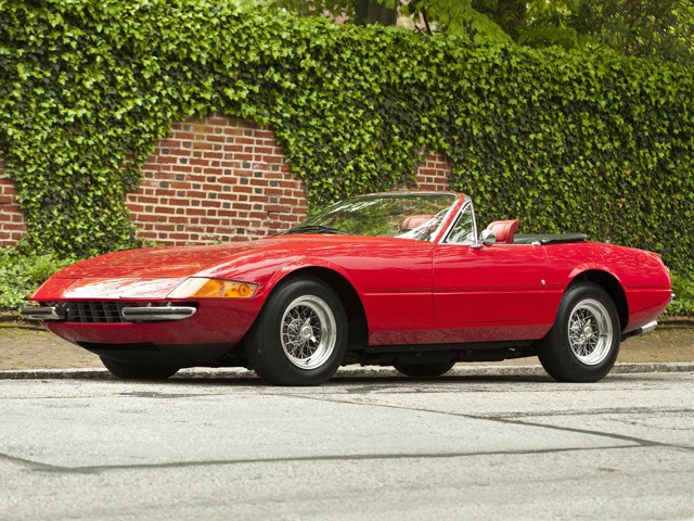 Ferrari 365 photo 31