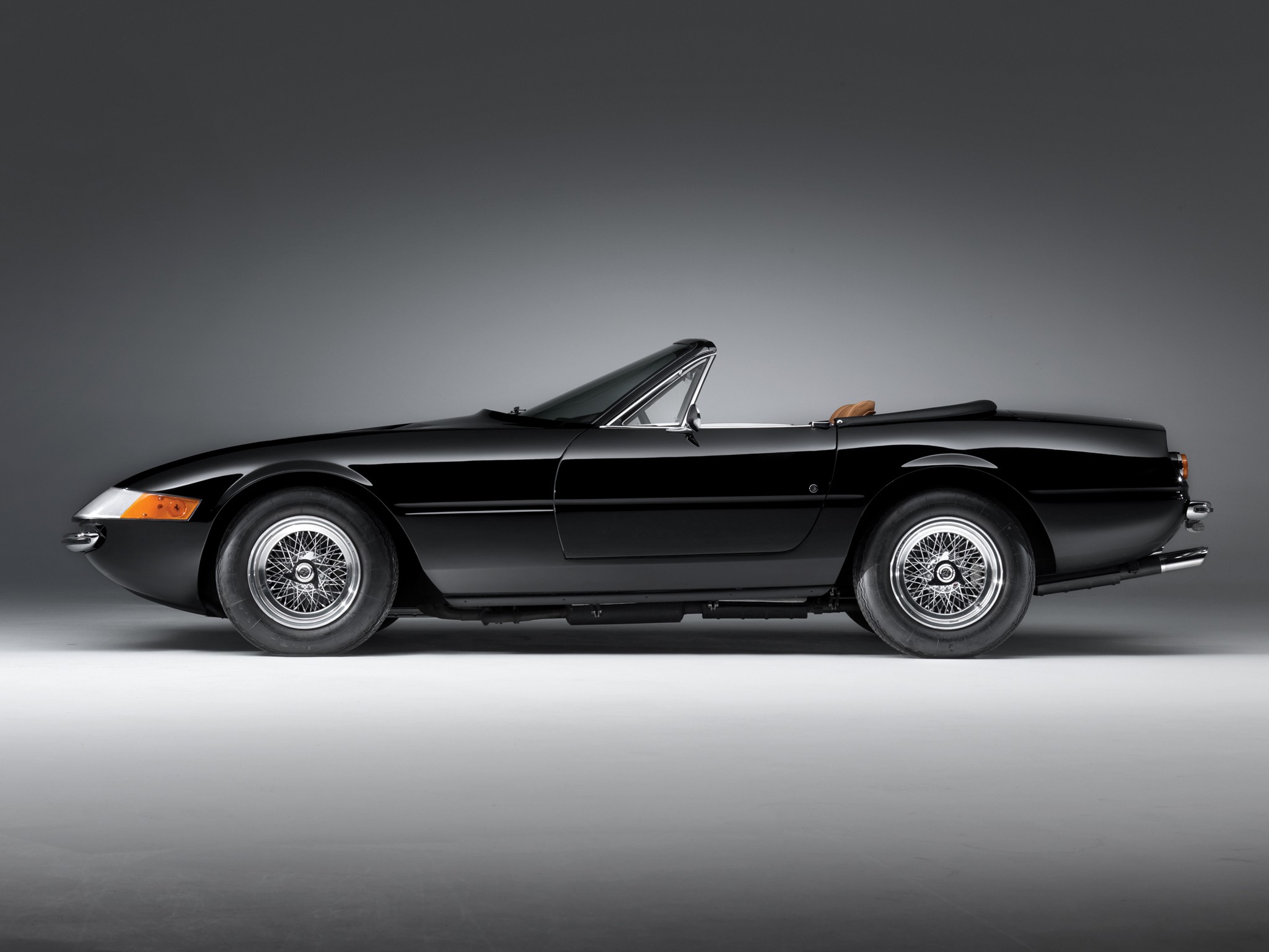 Ferrari 365 photo 32