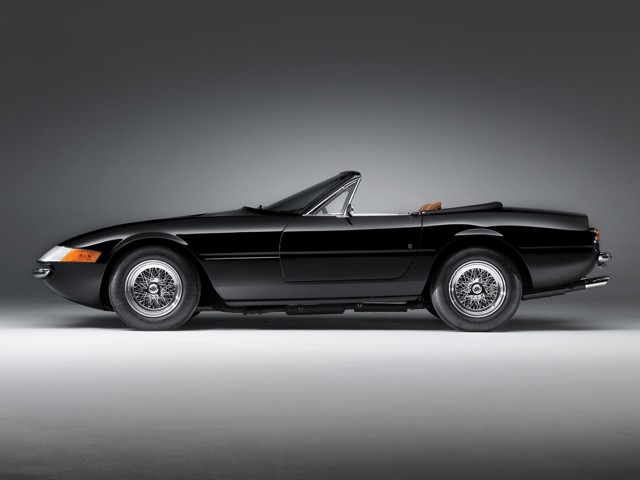 Ferrari 365 photo 32