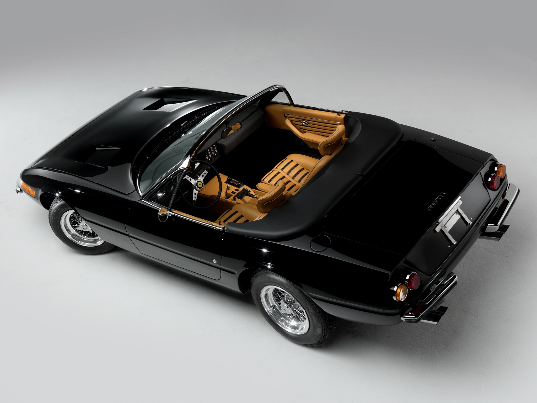 Ferrari 365 photo 33