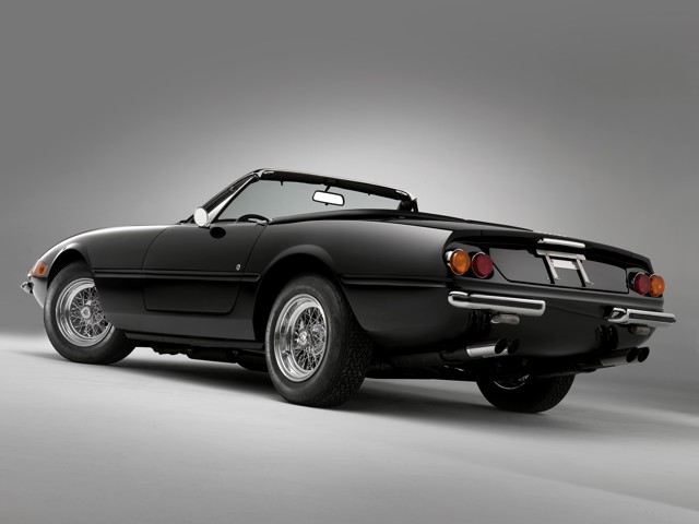 Ferrari 365 photo 35