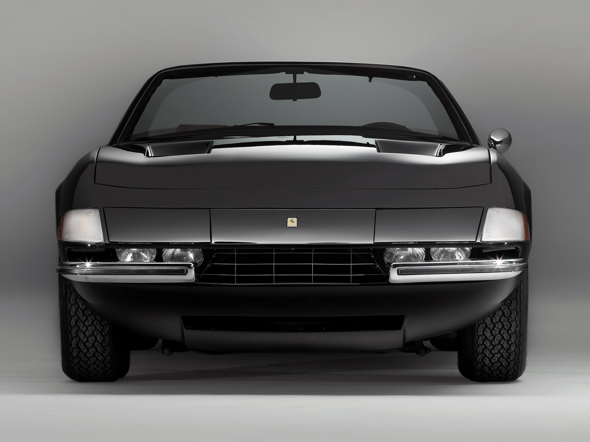 Ferrari 365 photo 36