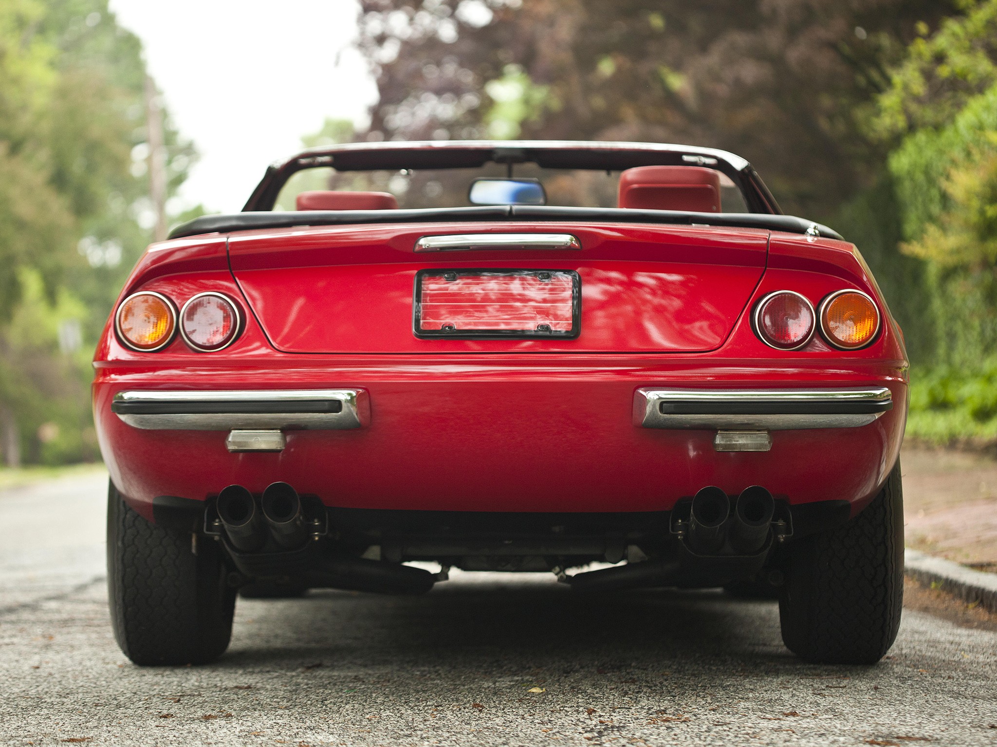 Ferrari 365 photo 40