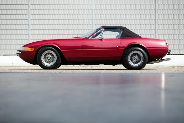 Ferrari 365 photo 47