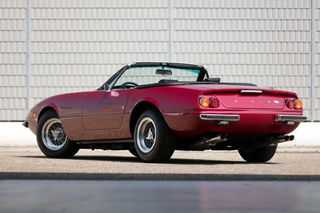 Ferrari 365 photo 51