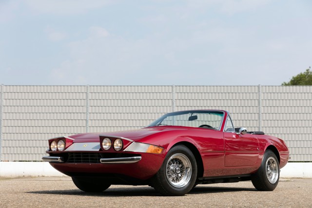 Ferrari 365 photo 53
