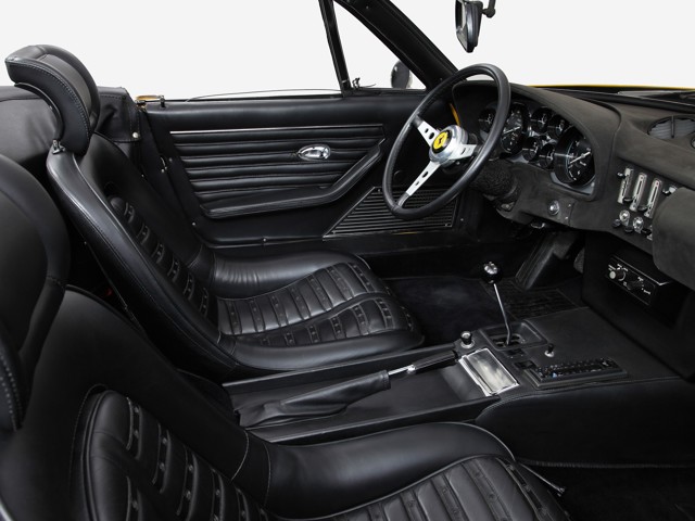 Ferrari 365 photo 62