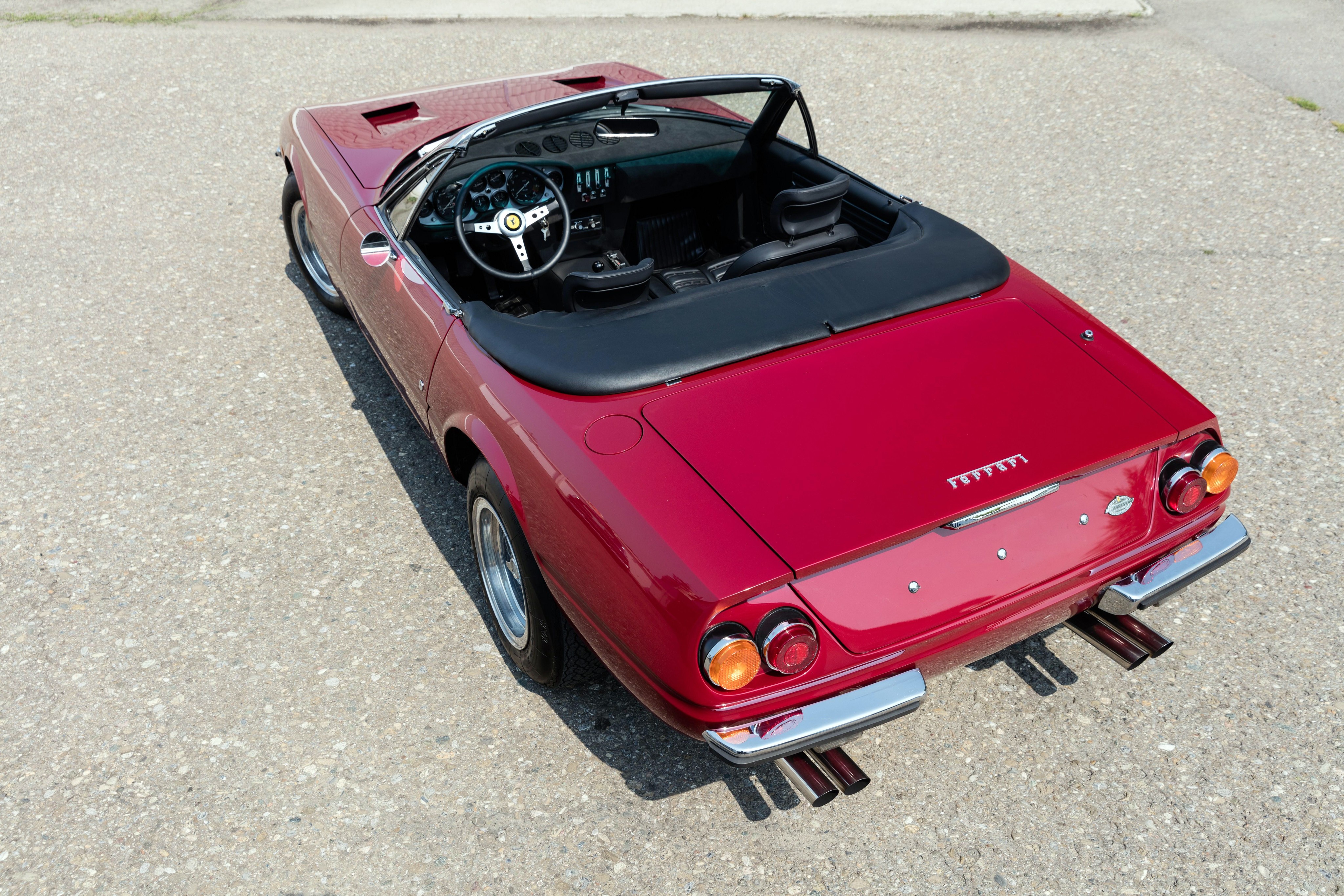 Ferrari 365 photo 56