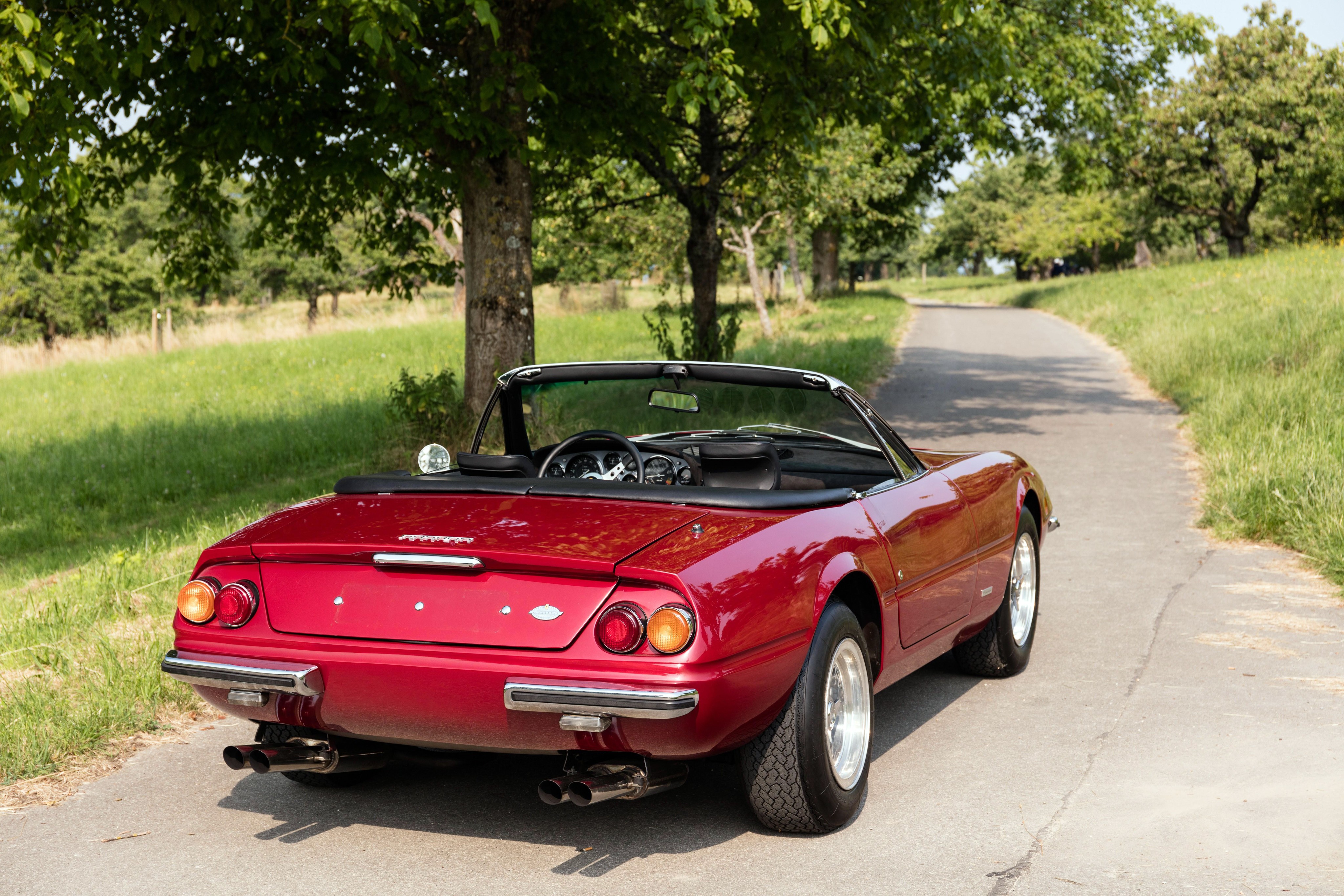 Ferrari 365 photo 57