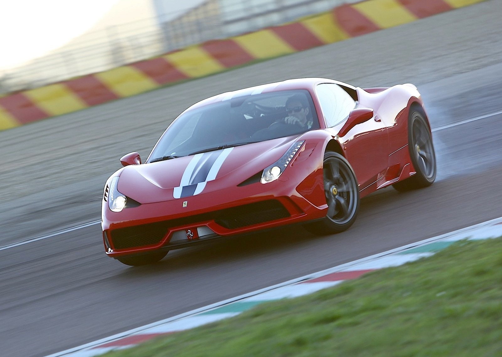 Ferrari 458 Speciale photo 5
