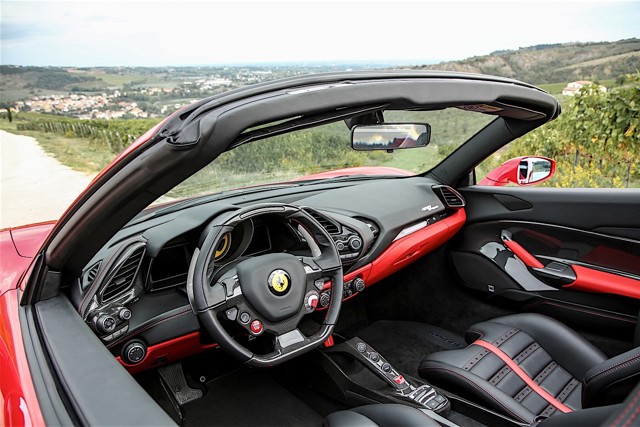 Ferrari 488 Spider foto 27