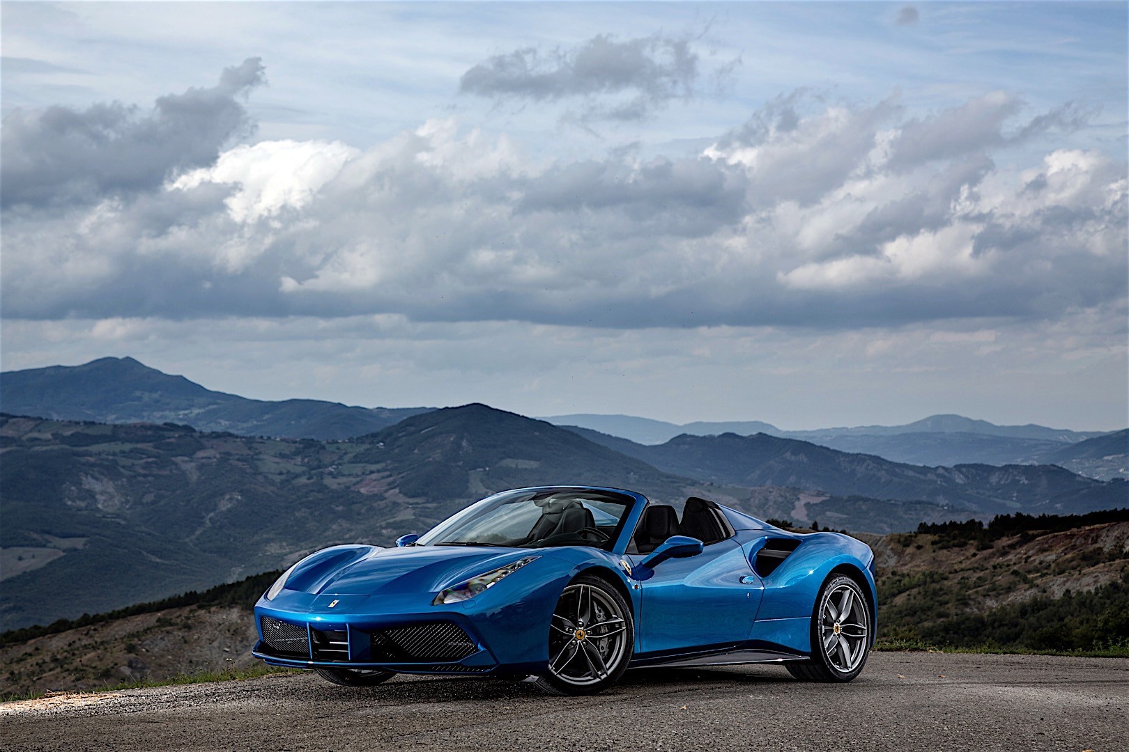 Ferrari 488 Spider photo 7