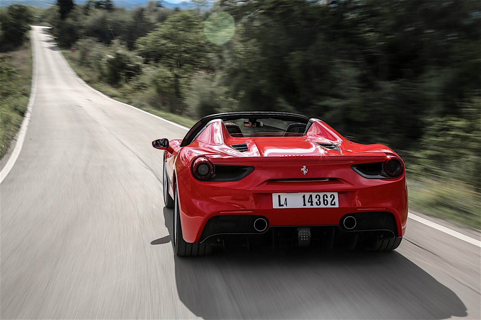 Ferrari 488 Spider photo 8