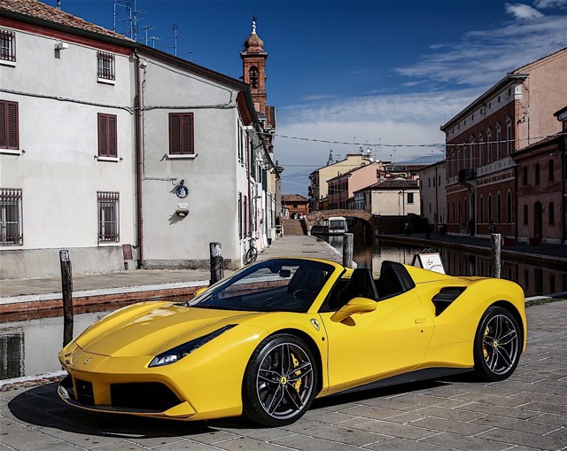Ferrari 488 Spider foto 10