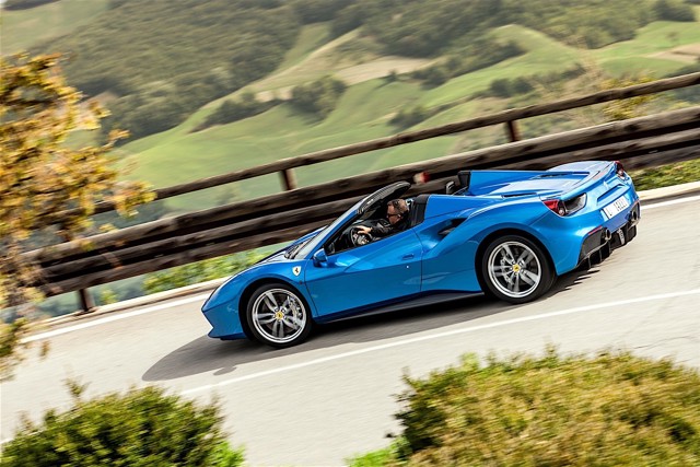 Ferrari 488 Spider foto 21