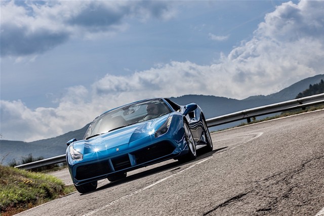 Ferrari 488 Spider foto 23