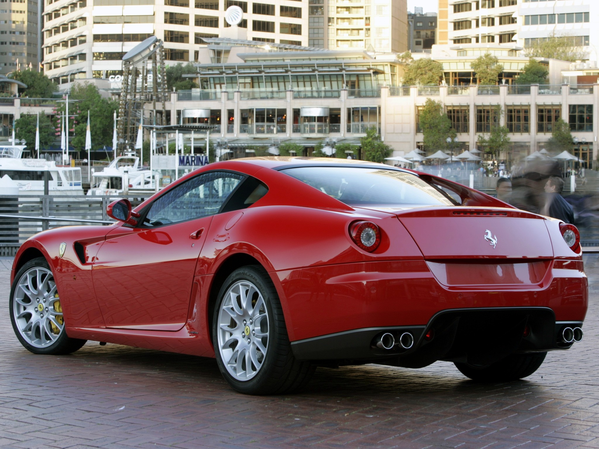 Ferrari 599 photo 19