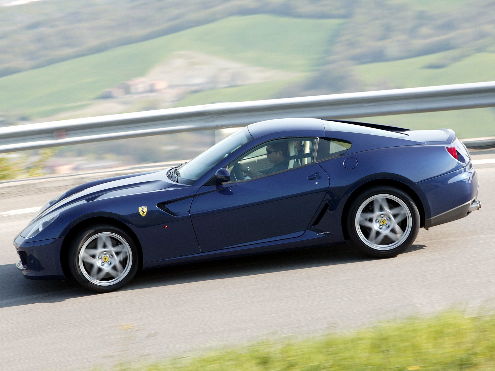 Ferrari 599 photo 24
