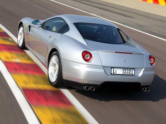Ferrari 599 photo 25