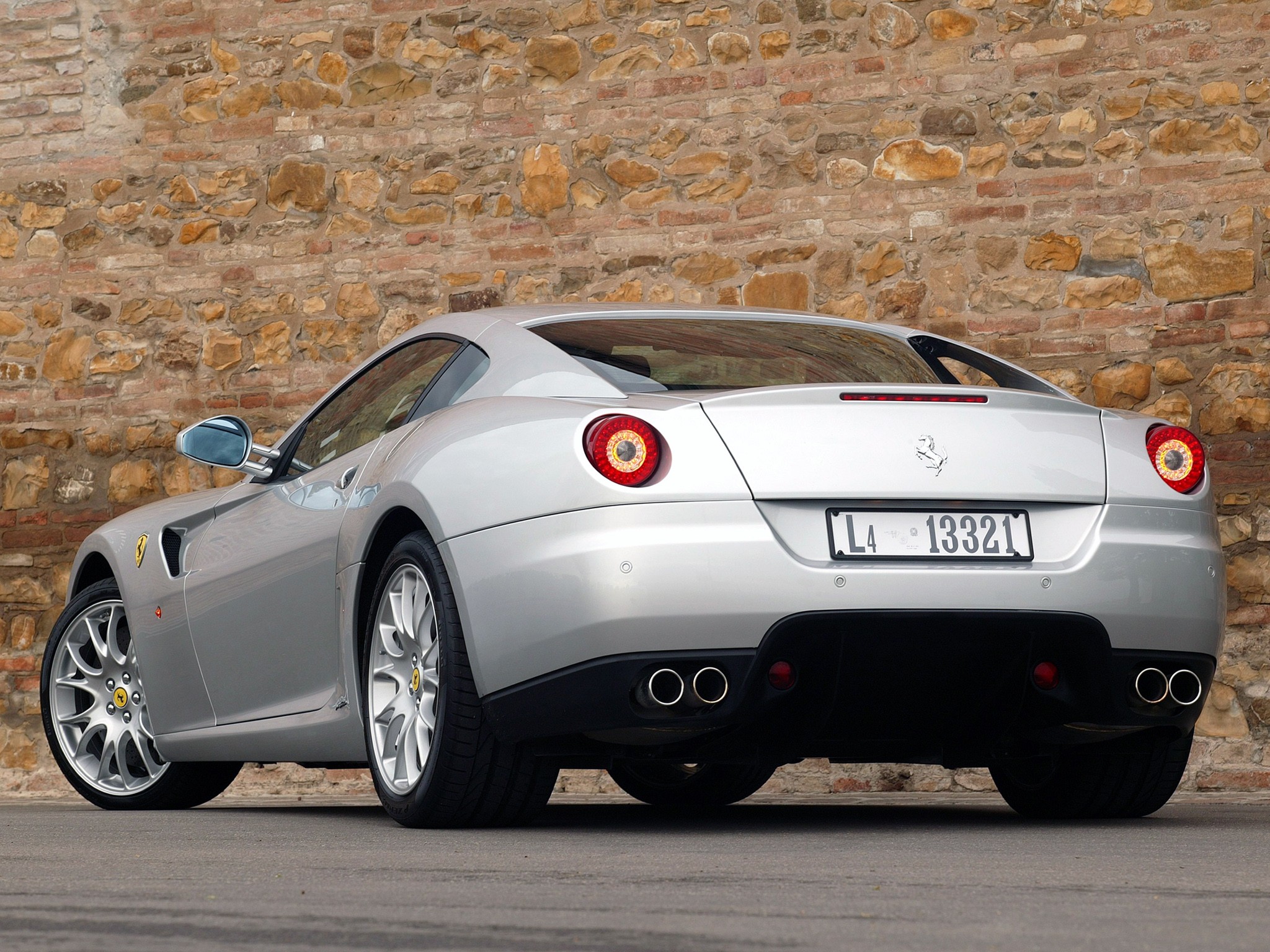 Ferrari 599 photo 29