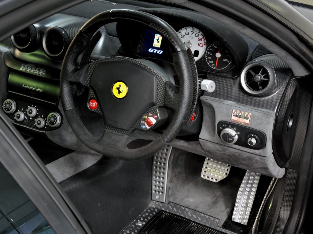 Ferrari 599 photo 21