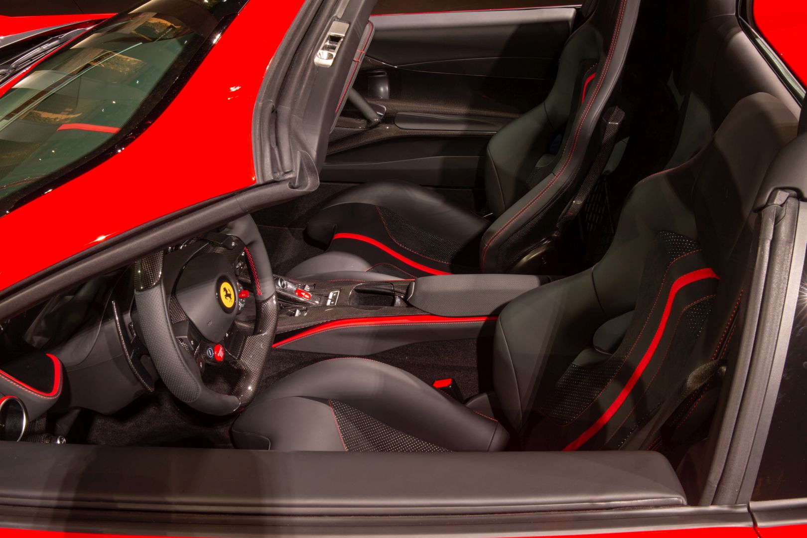 Ferrari 812 photo 12