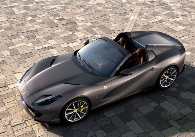 Ferrari 812 photo 1