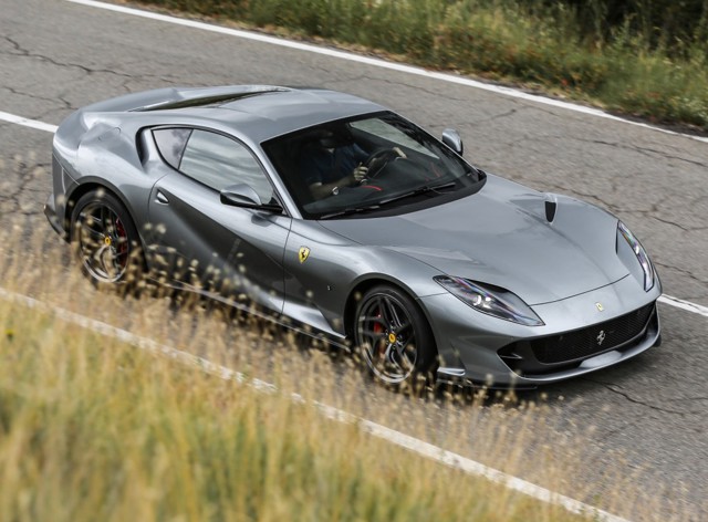 Ferrari 812 photo 6