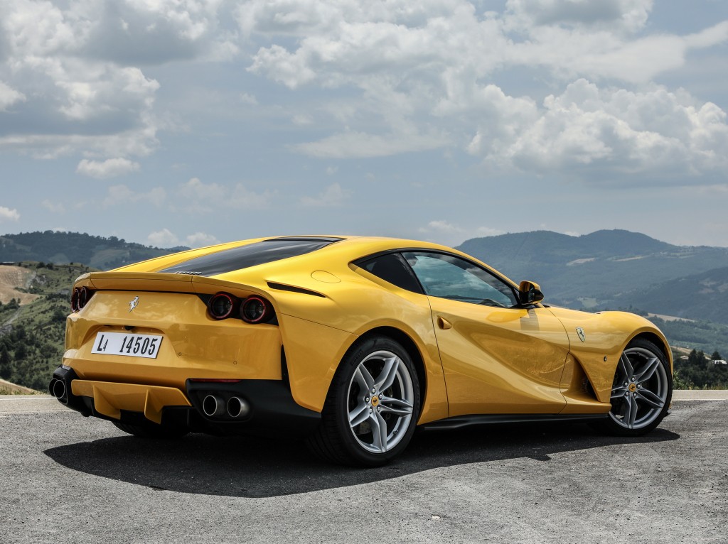 Ferrari 812 photo 11