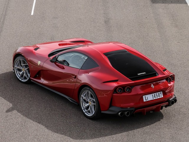 Ferrari 812 photo 12