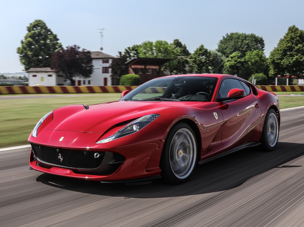 Ferrari 812 photo 13