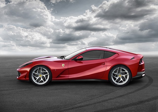 FERRARI 812