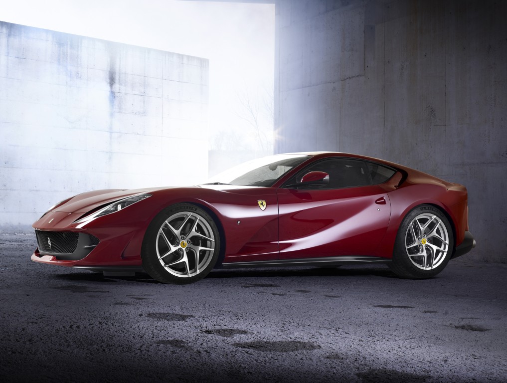 Ferrari 812 photo 17