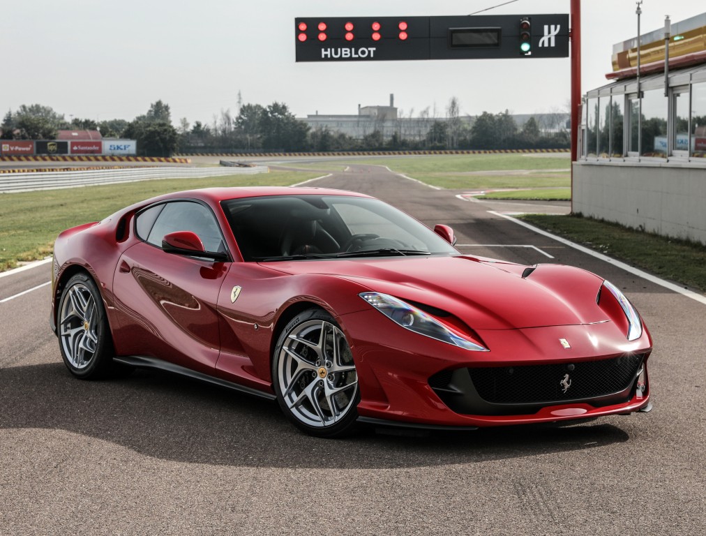 Ferrari 812 photo 18