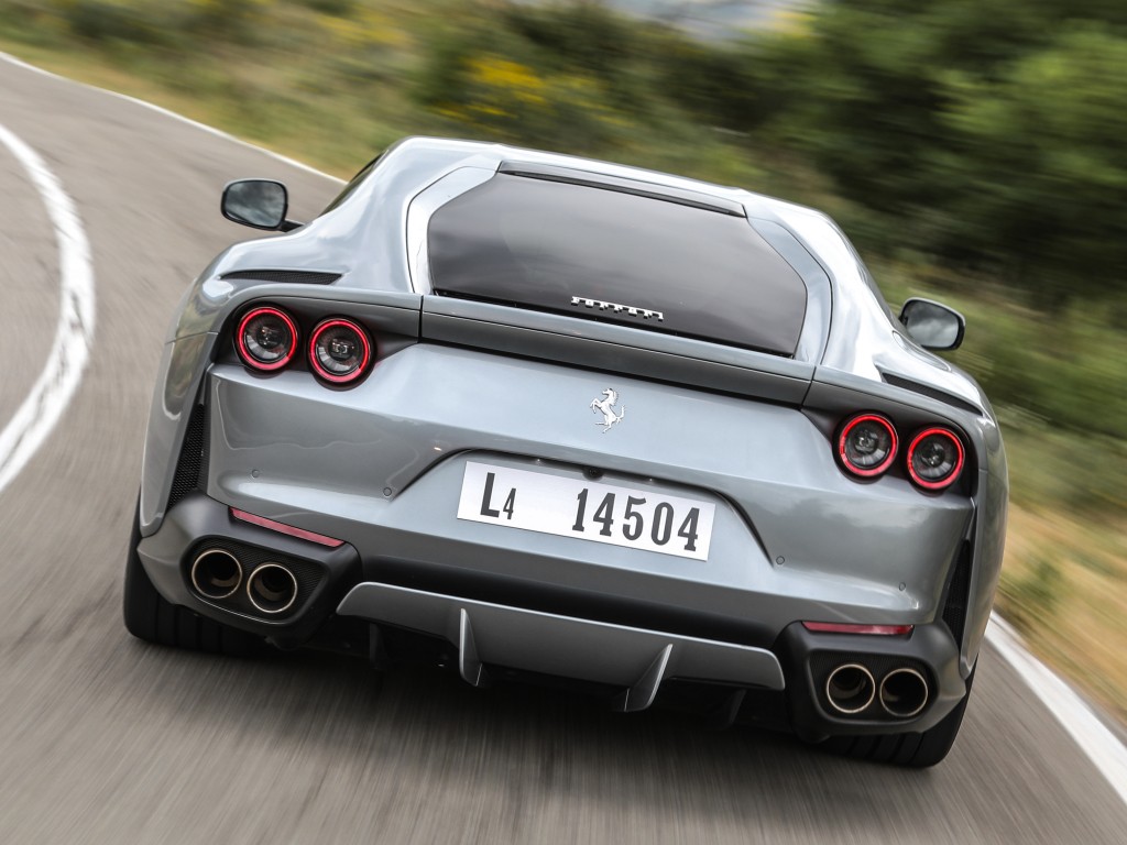 Ferrari 812 photo 21