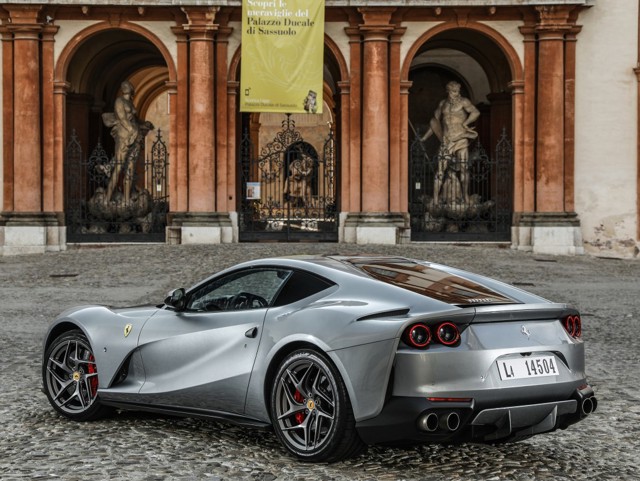 Ferrari 812 photo 23
