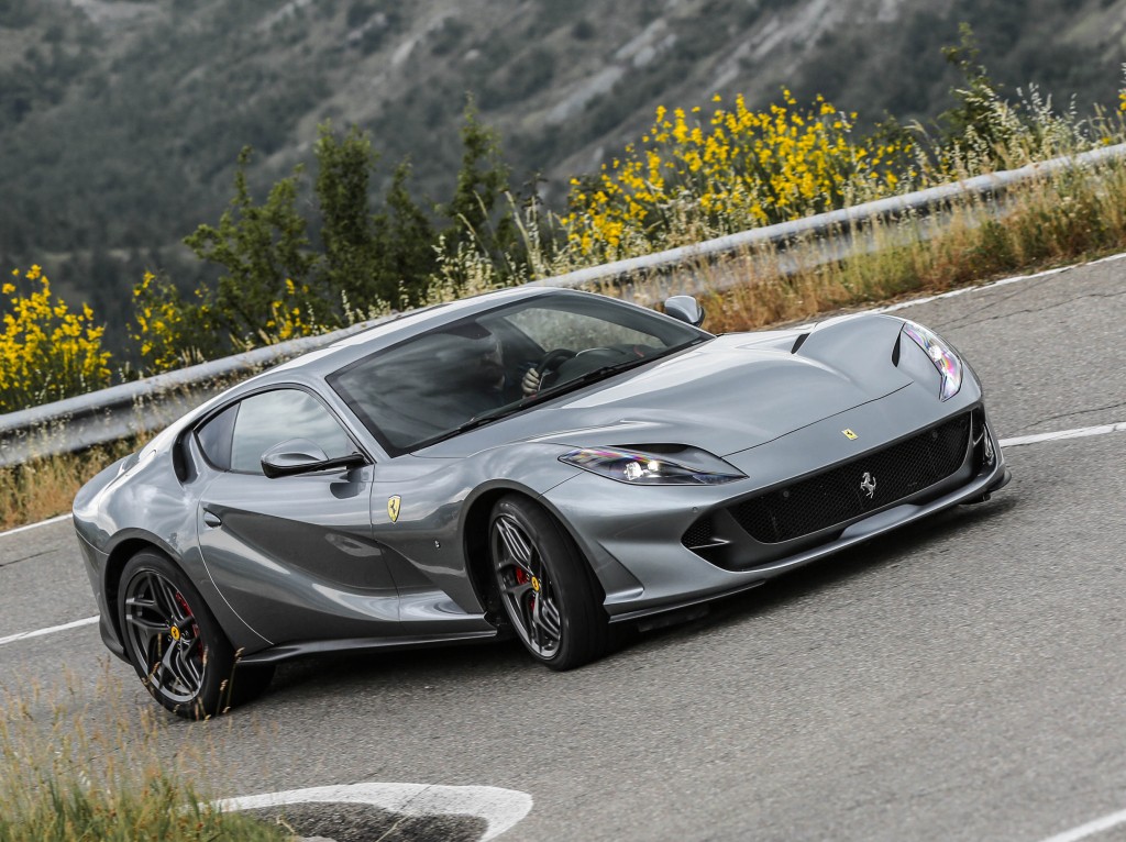 Ferrari 812 photo 25