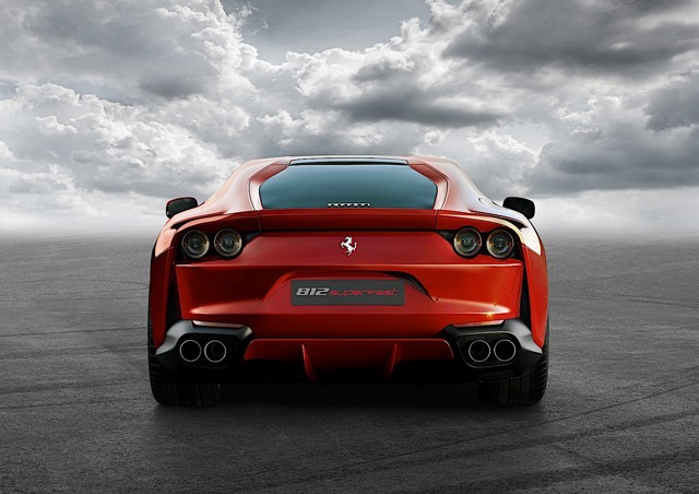 Ferrari 812 photo 2