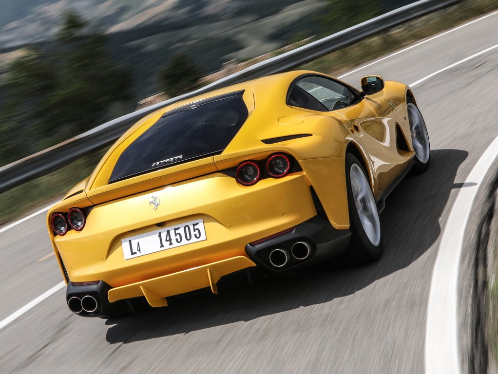 Ferrari 812 photo 26