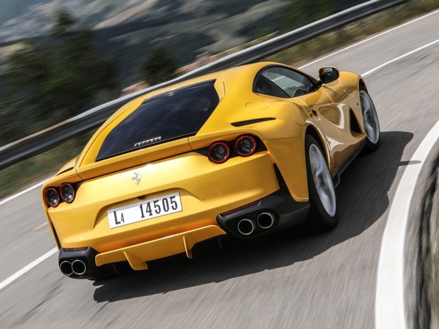 Ferrari 812 photo 26