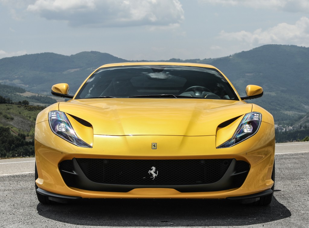 Ferrari 812 photo 29