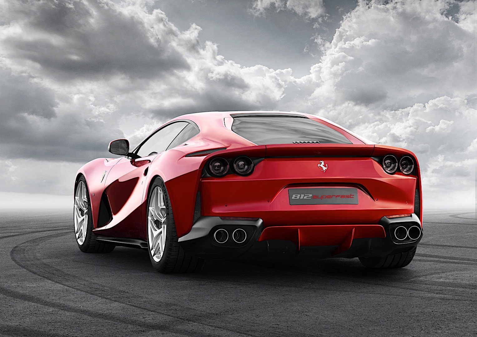 Ferrari 812 photo 3