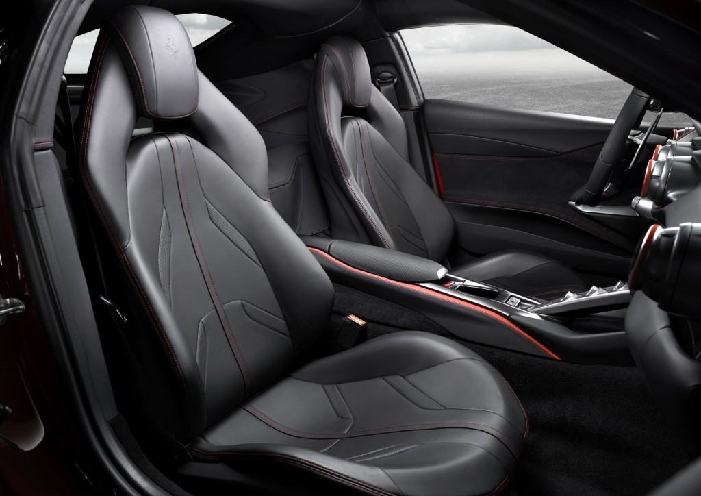 Ferrari 812 photo 36
