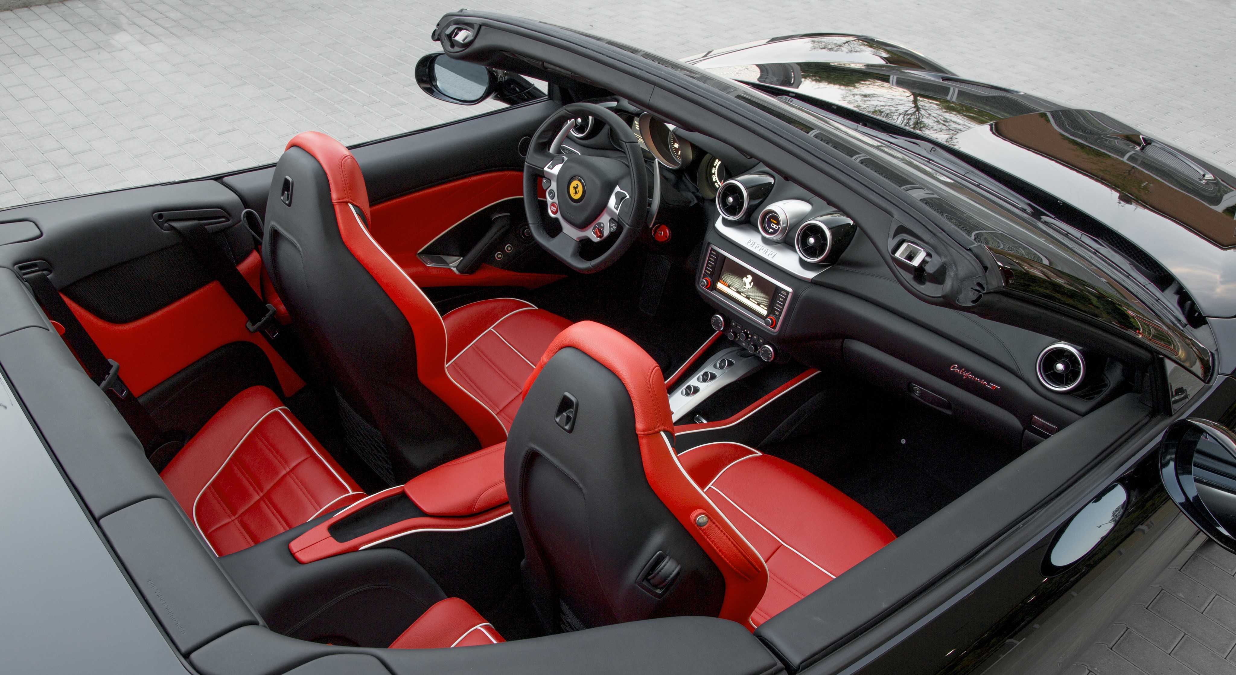 Ferrari California T photo 37