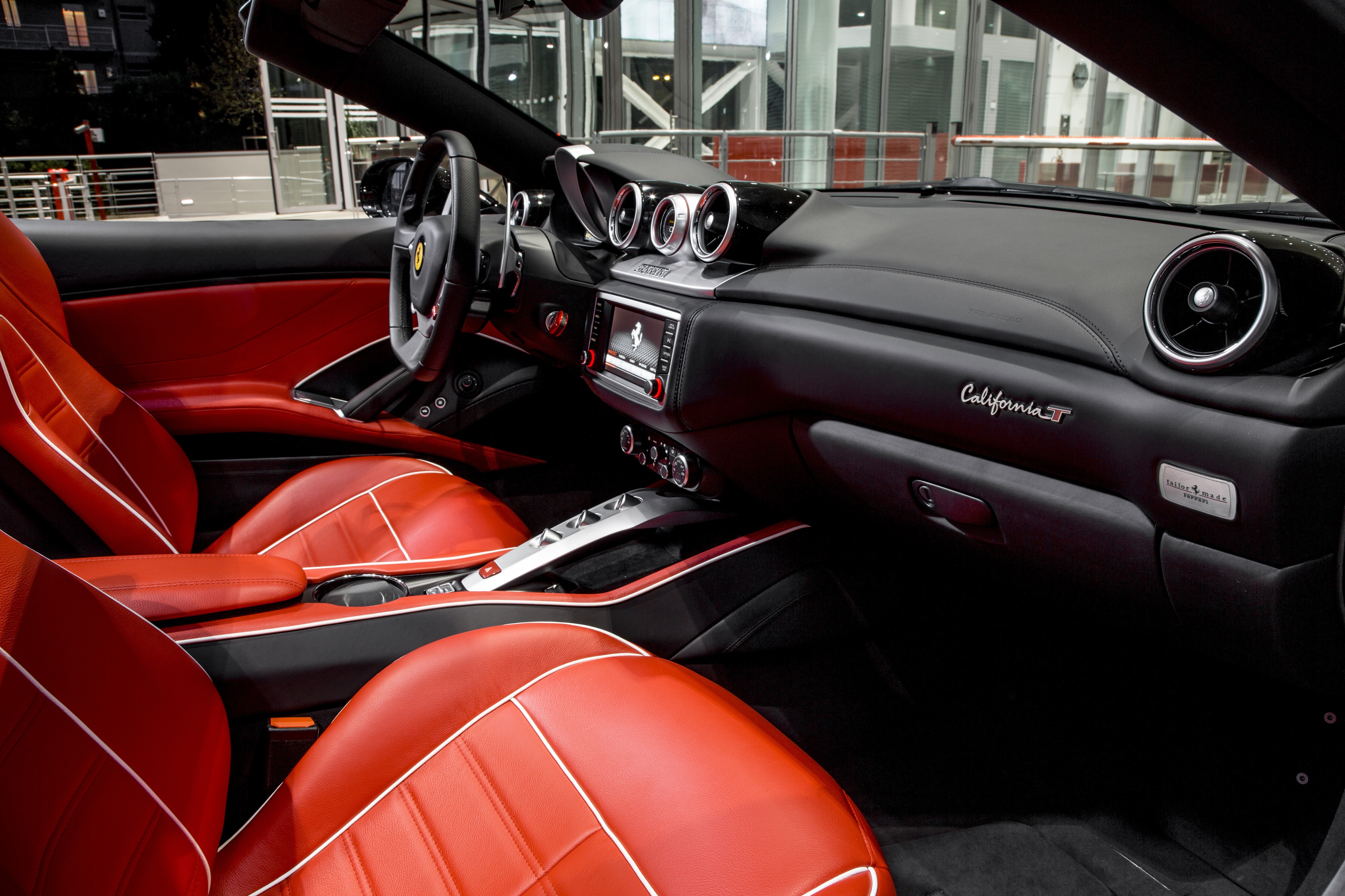 Ferrari California T photo 38