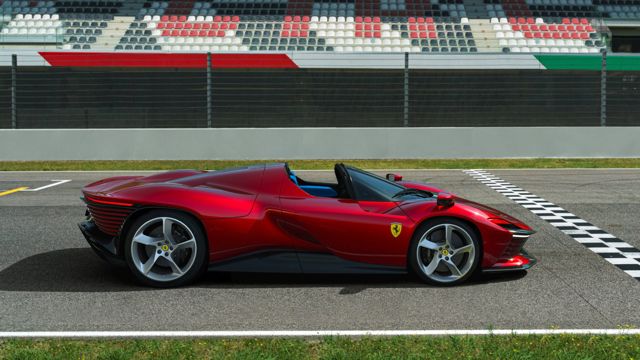 Ferrari Daytona photo 6