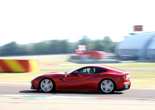 Ferrari F12 Berlinetta photo 70