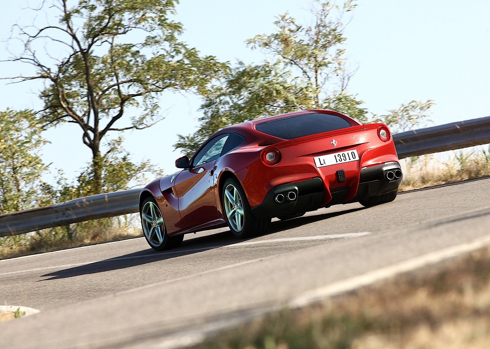 Ferrari F12 Berlinetta photo 73