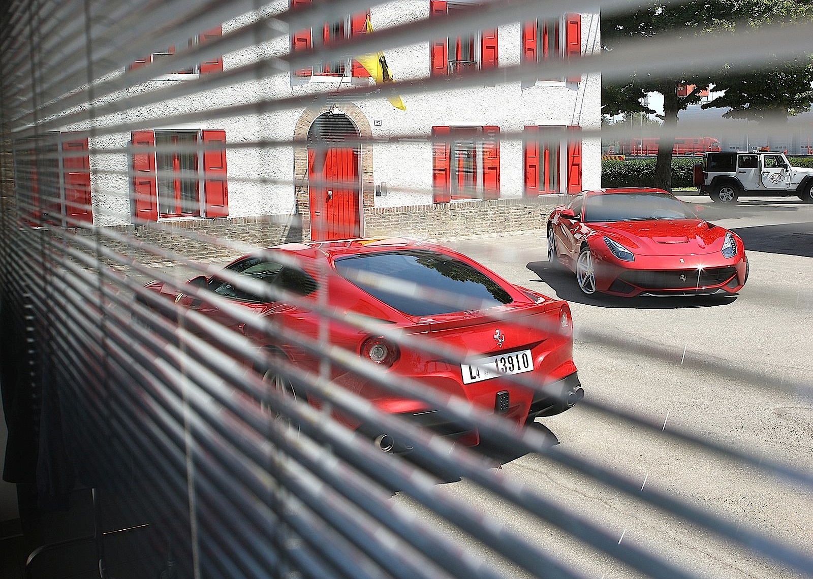 Ferrari F12 Berlinetta photo 83